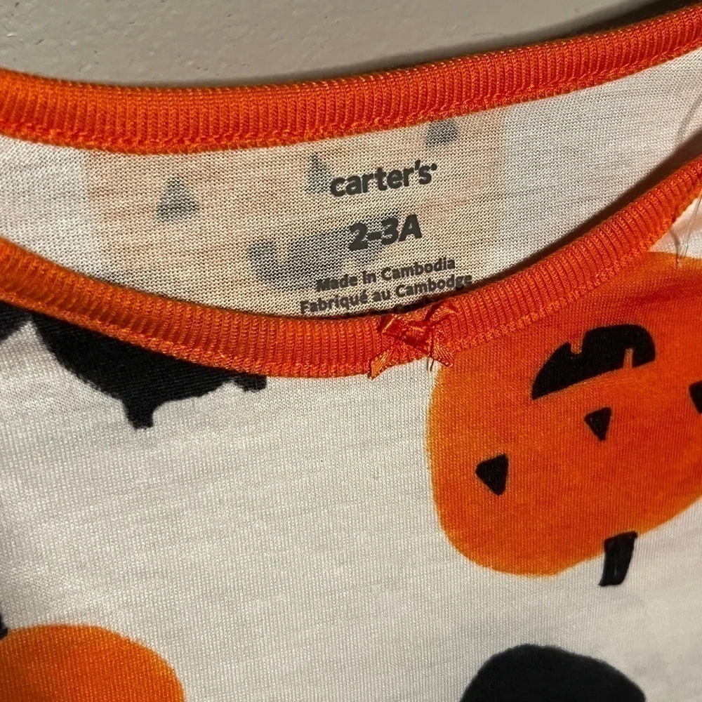 Kid’s Carter’s Halloween Pumpkin / Bat Print Pajama Pj’s Size 2-3